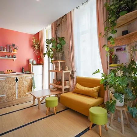 Lumineux, Minimaliste Et Vegetal Apartment *